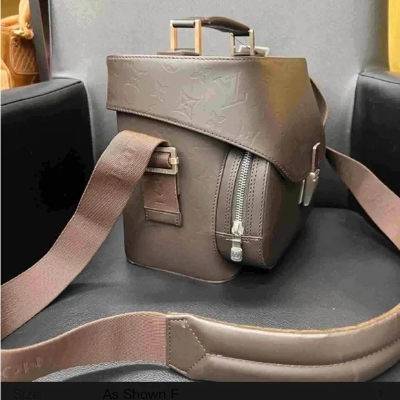 Authentic pre loved Louis Vuitton!!🥰🥰Charly Monogram- Glacéd Brown Leather - Picture 9 of 15